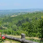 Cascina Valtignosa Con Vigna 3*