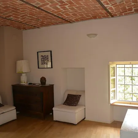 Cascina Valtignosa Con Vigna Bed & Breakfast 3*