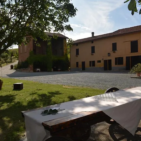 Cascina Valtignosa Con Vigna فندق مبيت وإفطار