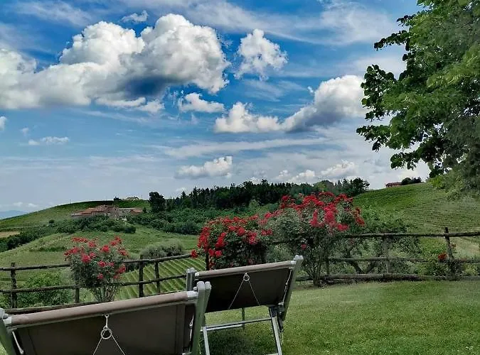 Cascina Valtignosa Con Vigna فندق مبيت وإفطار 3*