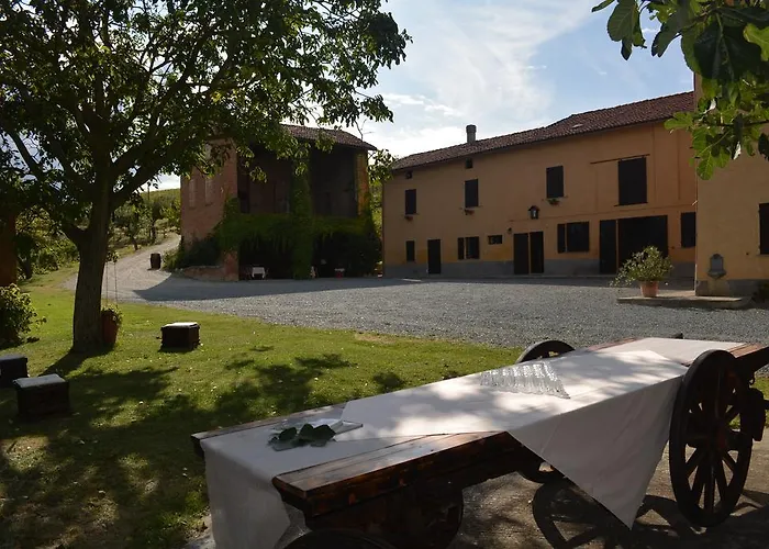 Cascina Valtignosa Con Vigna فندق مبيت وإفطار