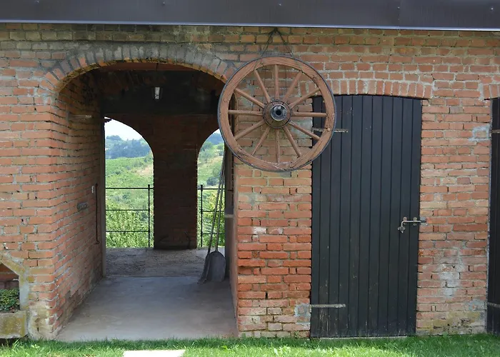 فندق مبيت وإفطار Cascina Valtignosa Con Vigna